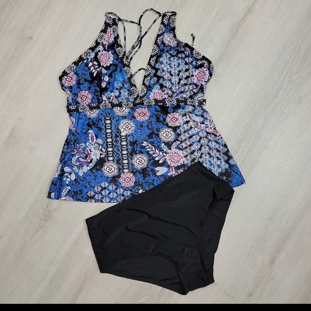 Ladies Mystical loop strap 10 blue, purple, and black tankini set NWOT